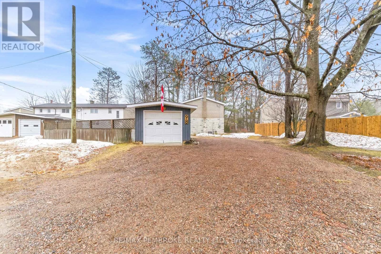 98 BIRCH STREET Image 11