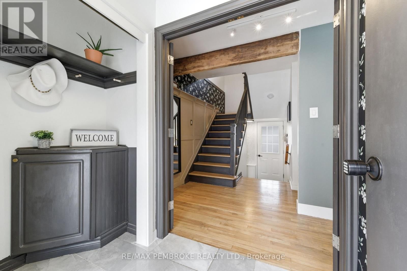 98 BIRCH STREET Image 13