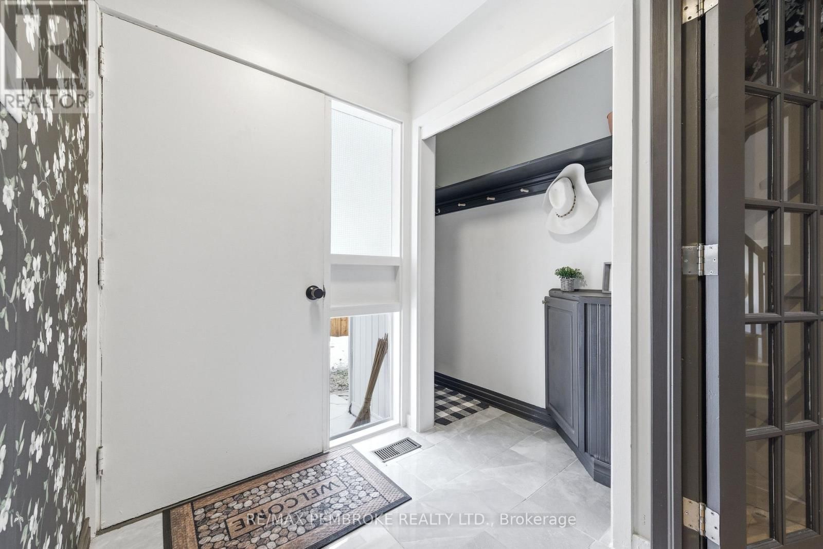 98 BIRCH STREET Image 14