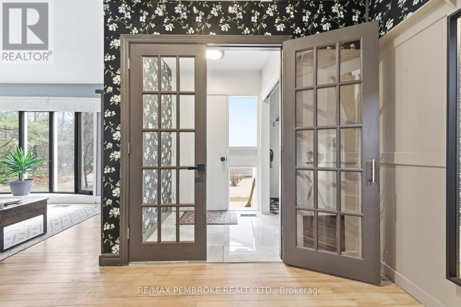 98 BIRCH STREET Image 15