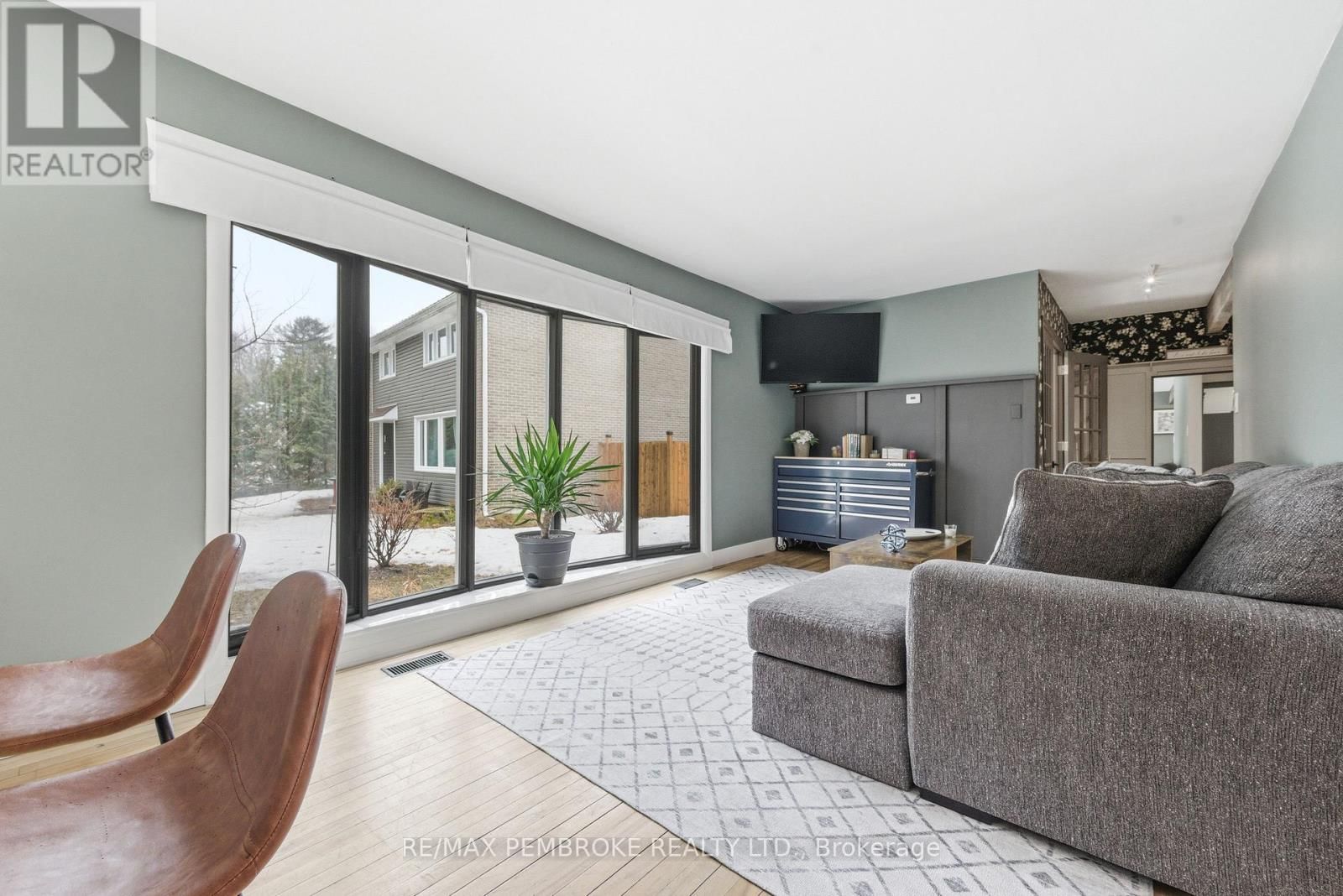 98 BIRCH STREET Image 21