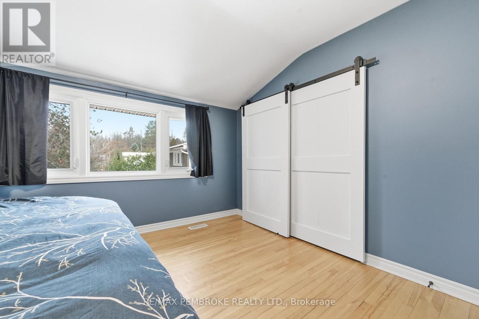 98 BIRCH STREET Image 35