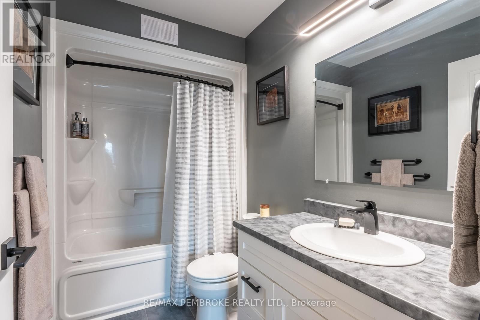 24 TERRANCE DRIVE Image 28