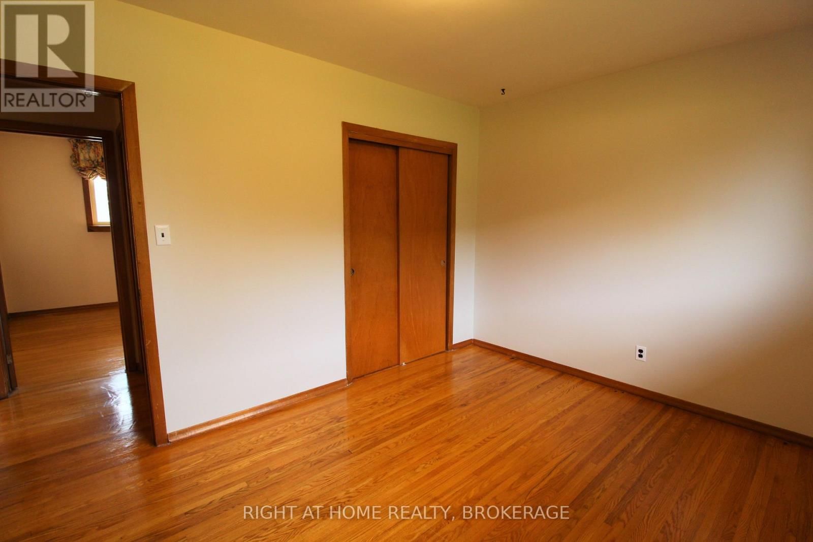 12 LORNE AVENUE Image 12