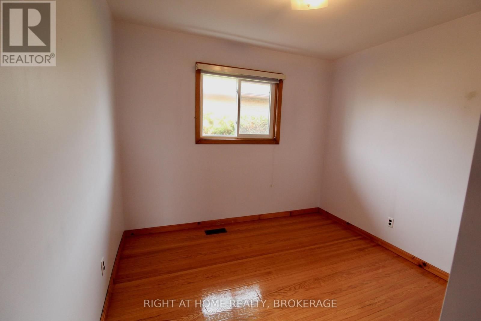 12 LORNE AVENUE Image 14