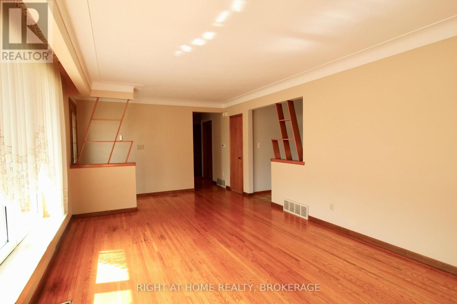 12 LORNE AVENUE Image 2