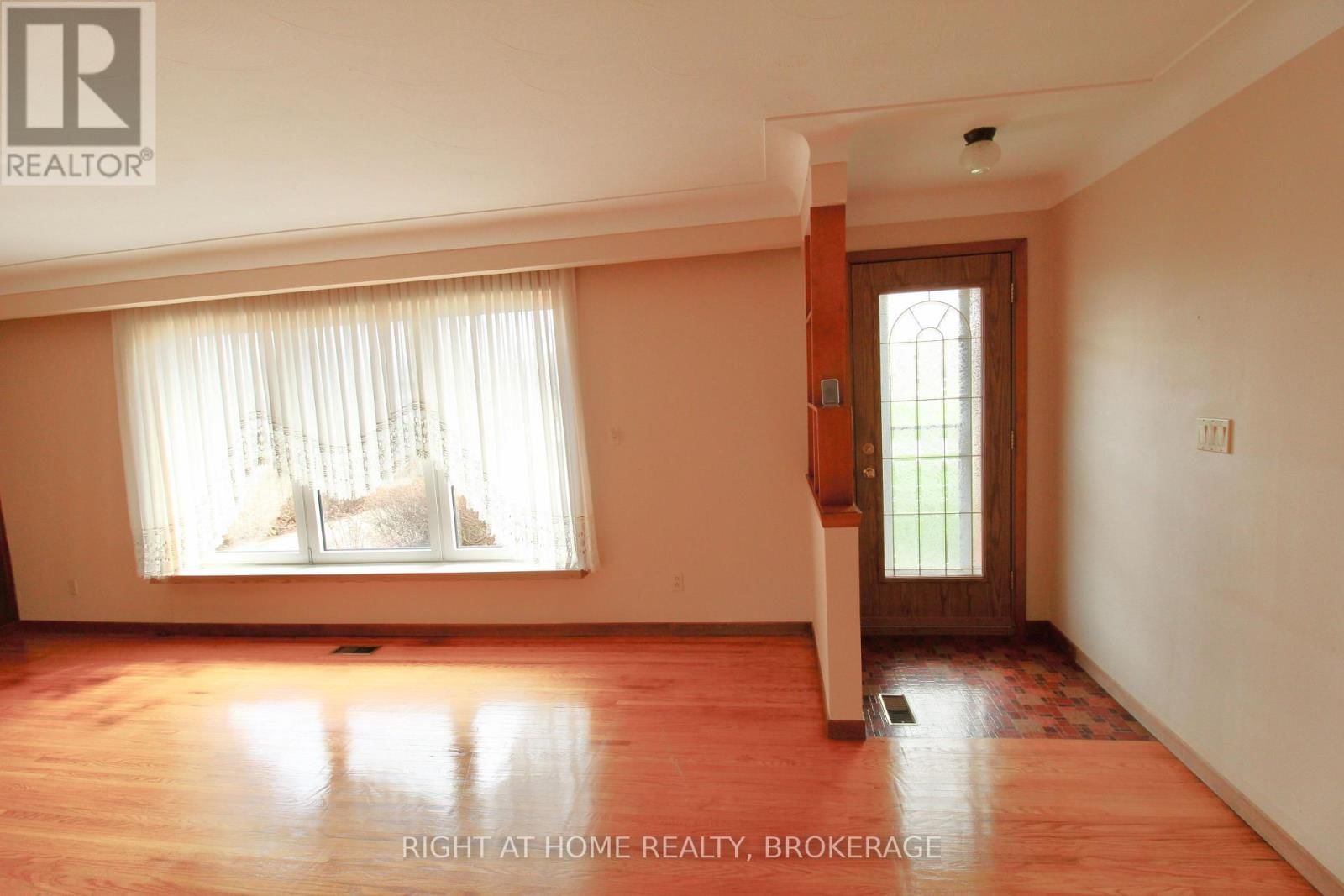 12 LORNE AVENUE Image 3