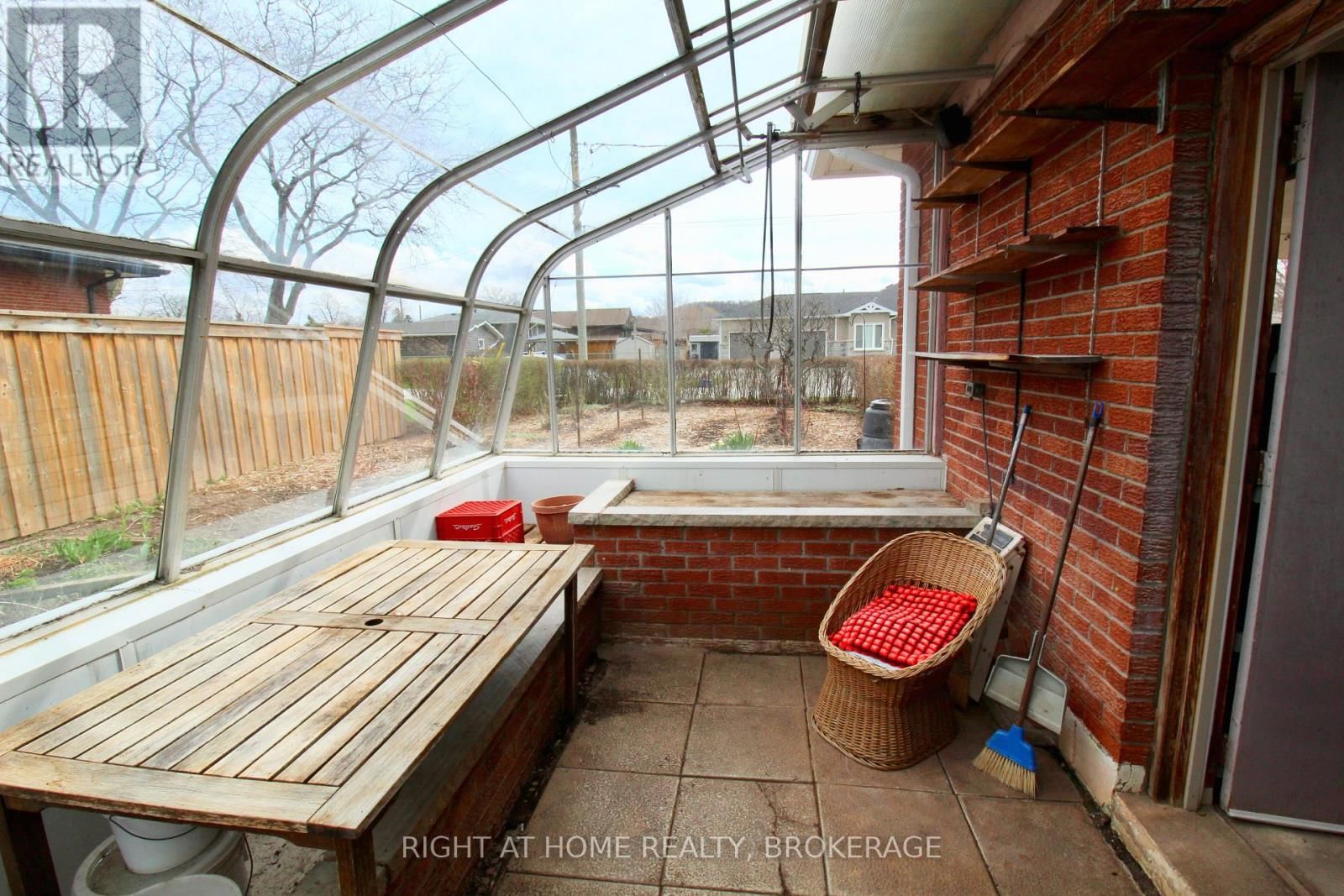 12 LORNE AVENUE Image 30