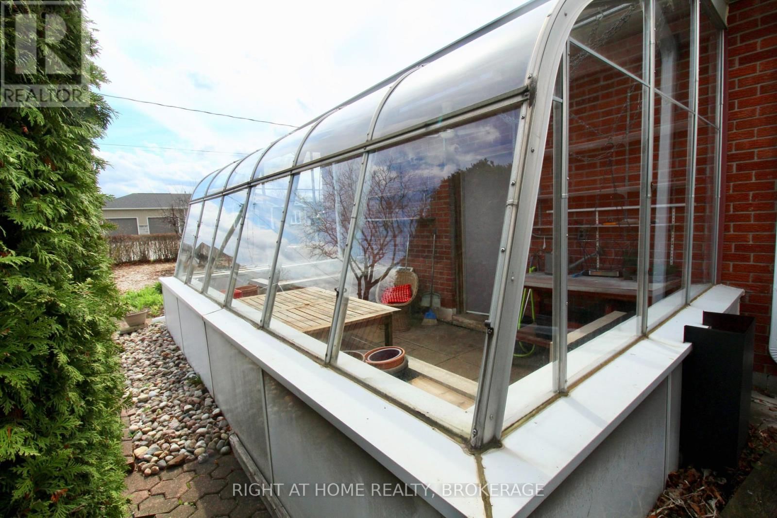 12 LORNE AVENUE Image 31