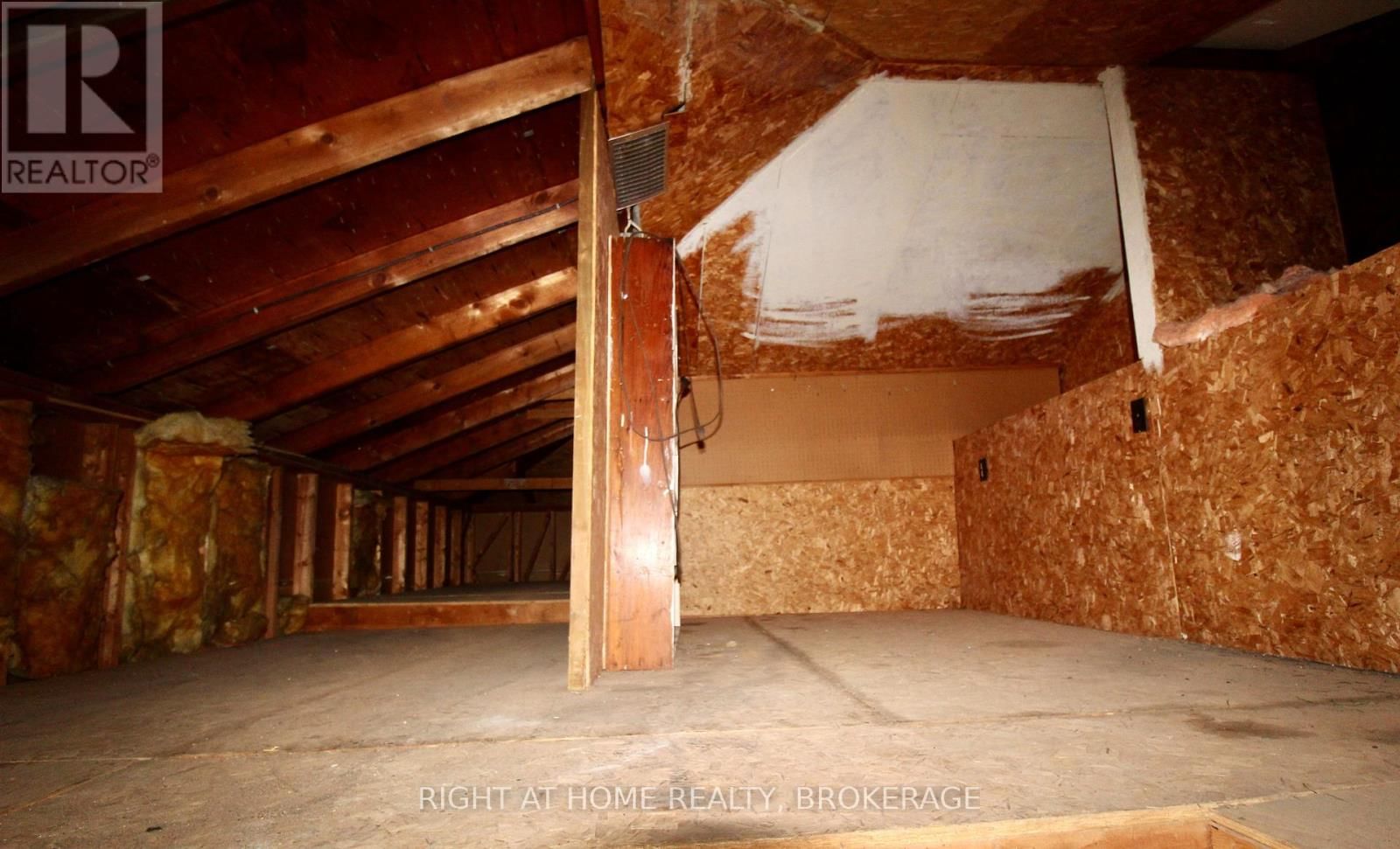 12 LORNE AVENUE Image 33