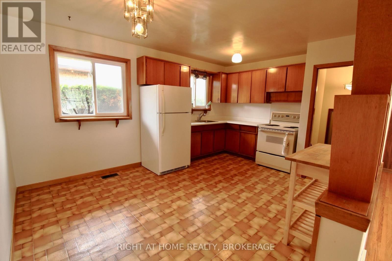 12 LORNE AVENUE Image 6