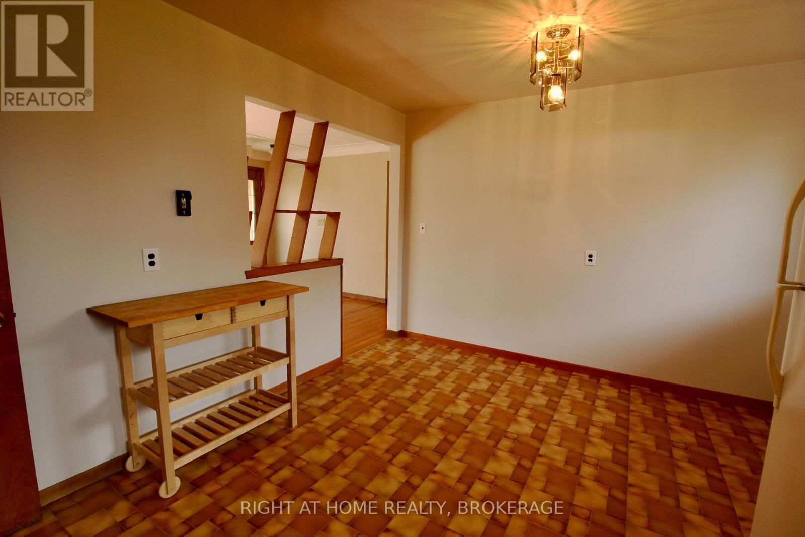 12 LORNE AVENUE Image 7