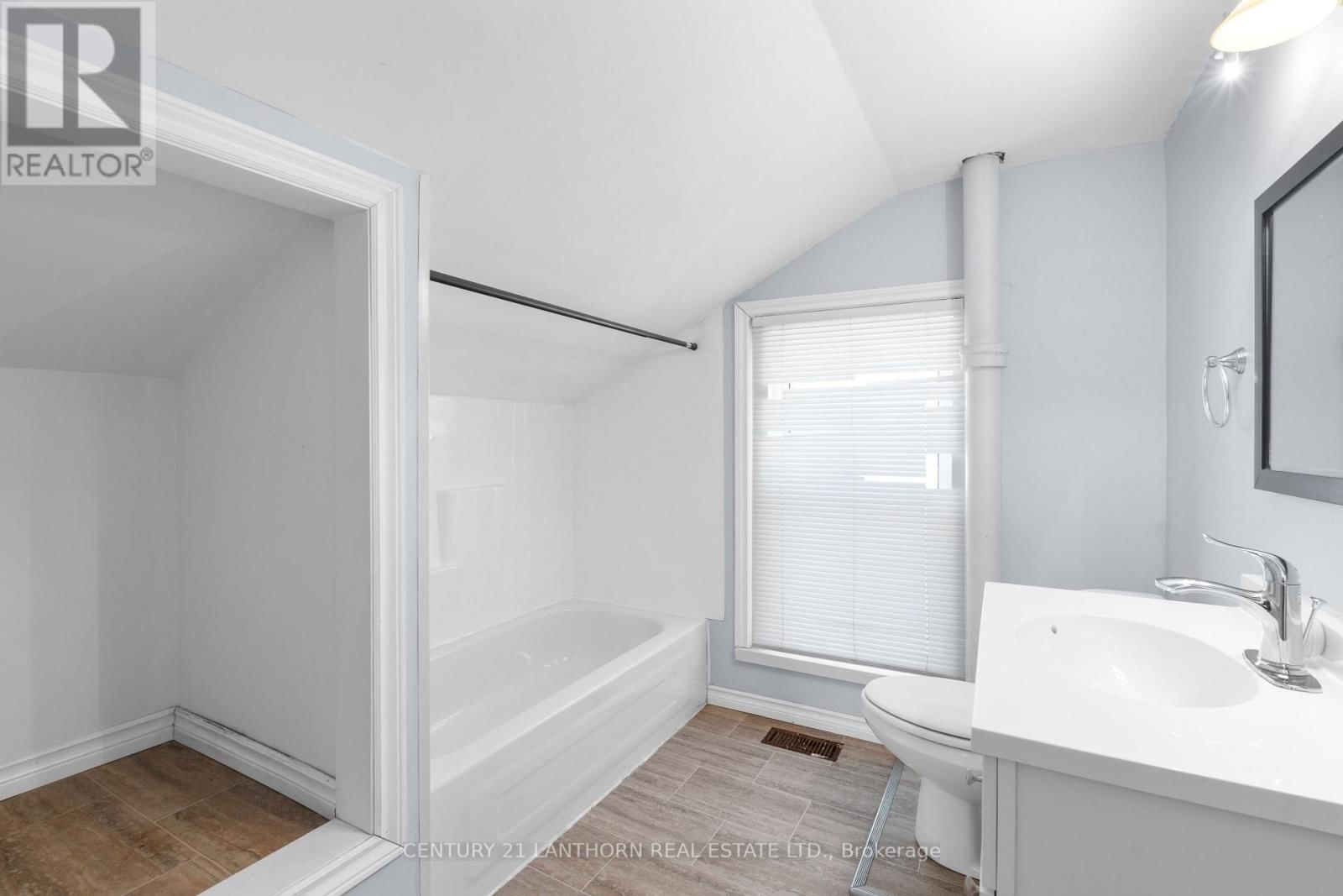 409 BLEECKER AVENUE Image 21