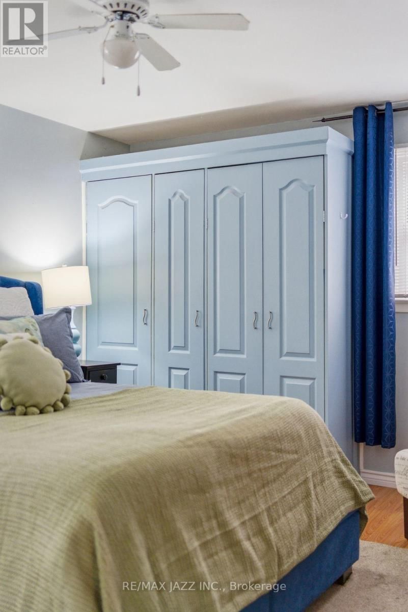 194 ST LAWRENCE STREET WEST Image 14