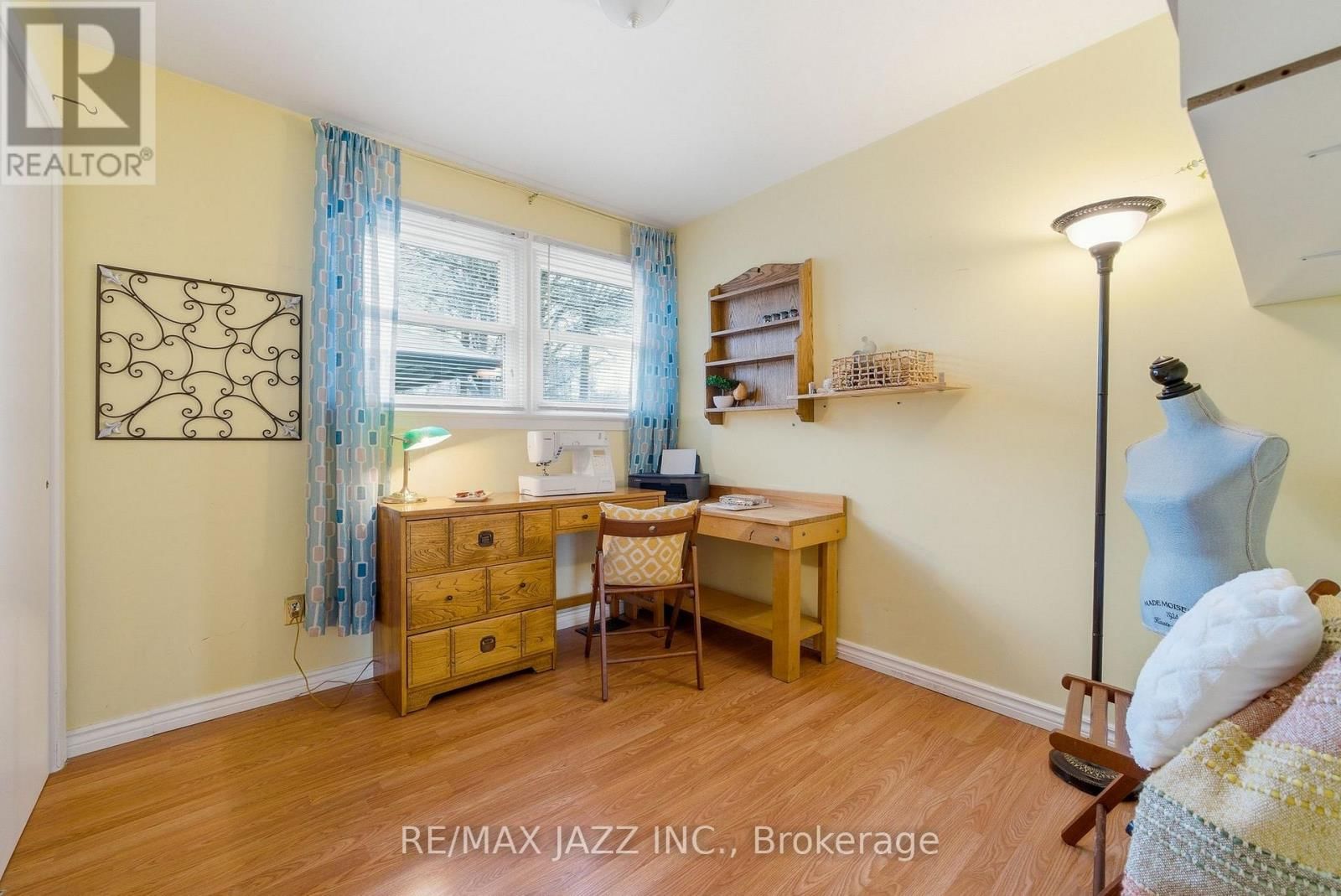 194 ST LAWRENCE STREET WEST Image 17