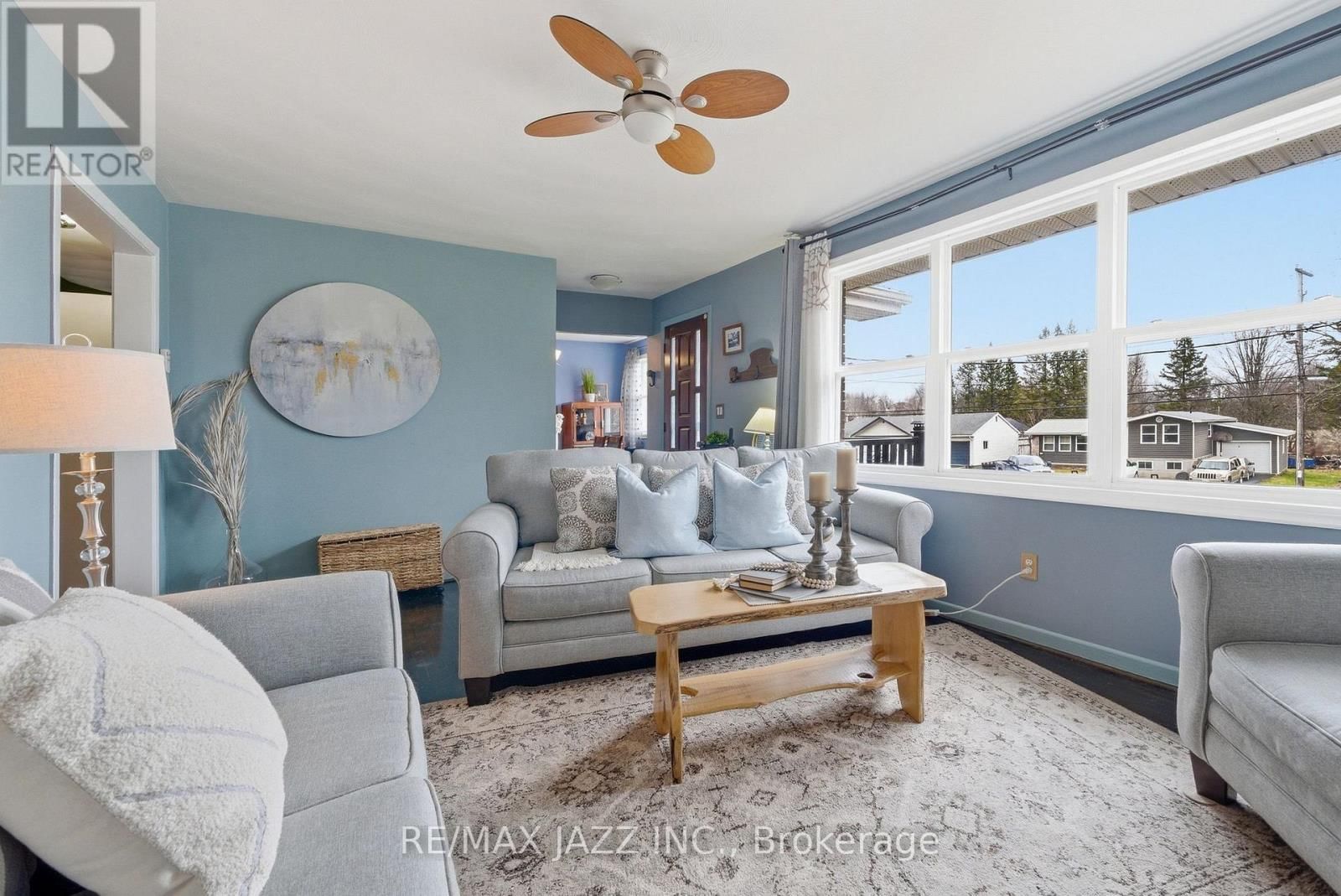 194 ST LAWRENCE STREET WEST Image 6