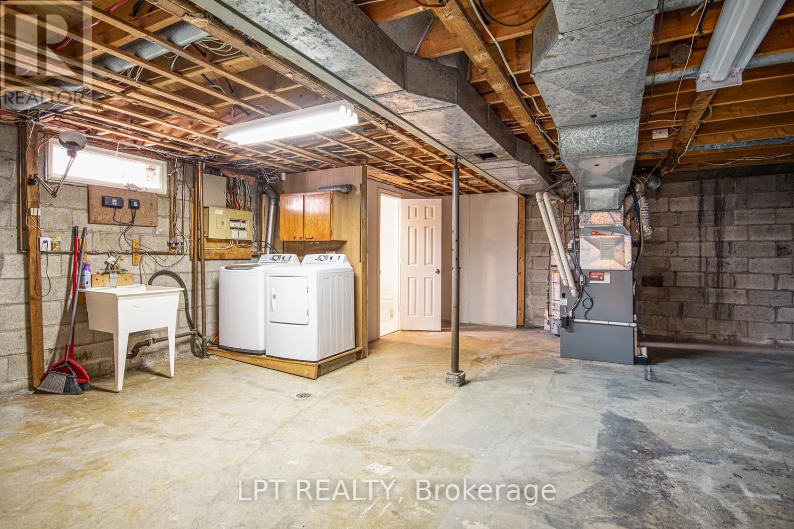 2317 ELMIRA DRIVE Image 40