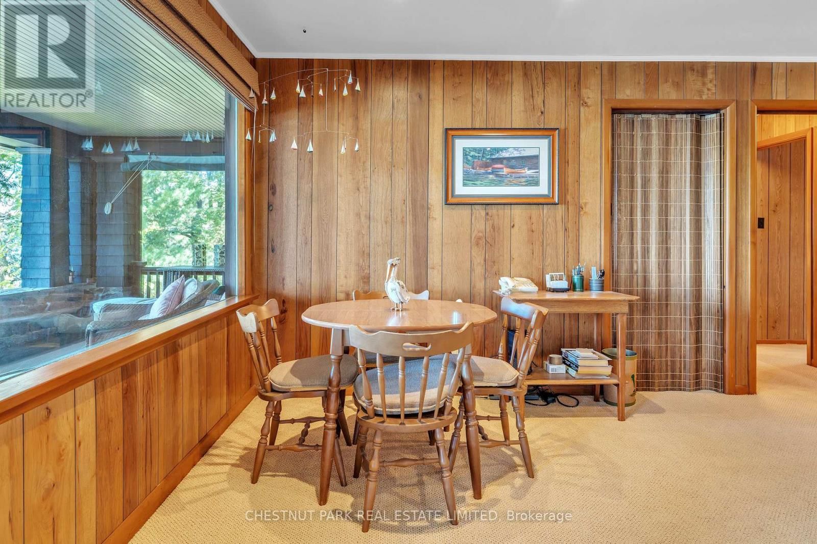 36 BOSTWICK ISLAND Image 12