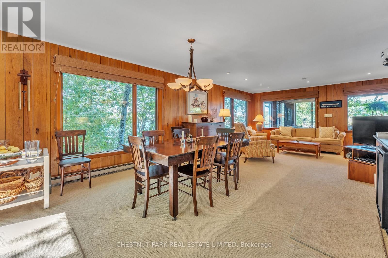 36 BOSTWICK ISLAND Image 14