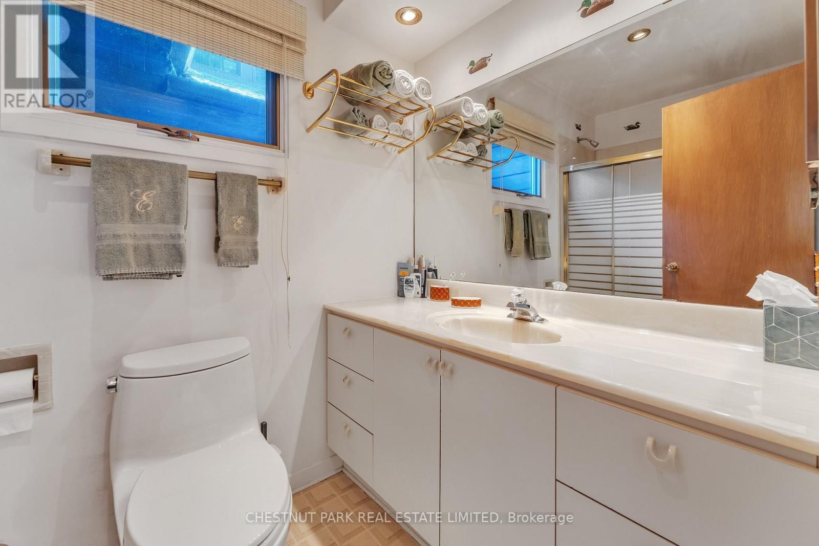 36 BOSTWICK ISLAND Image 19