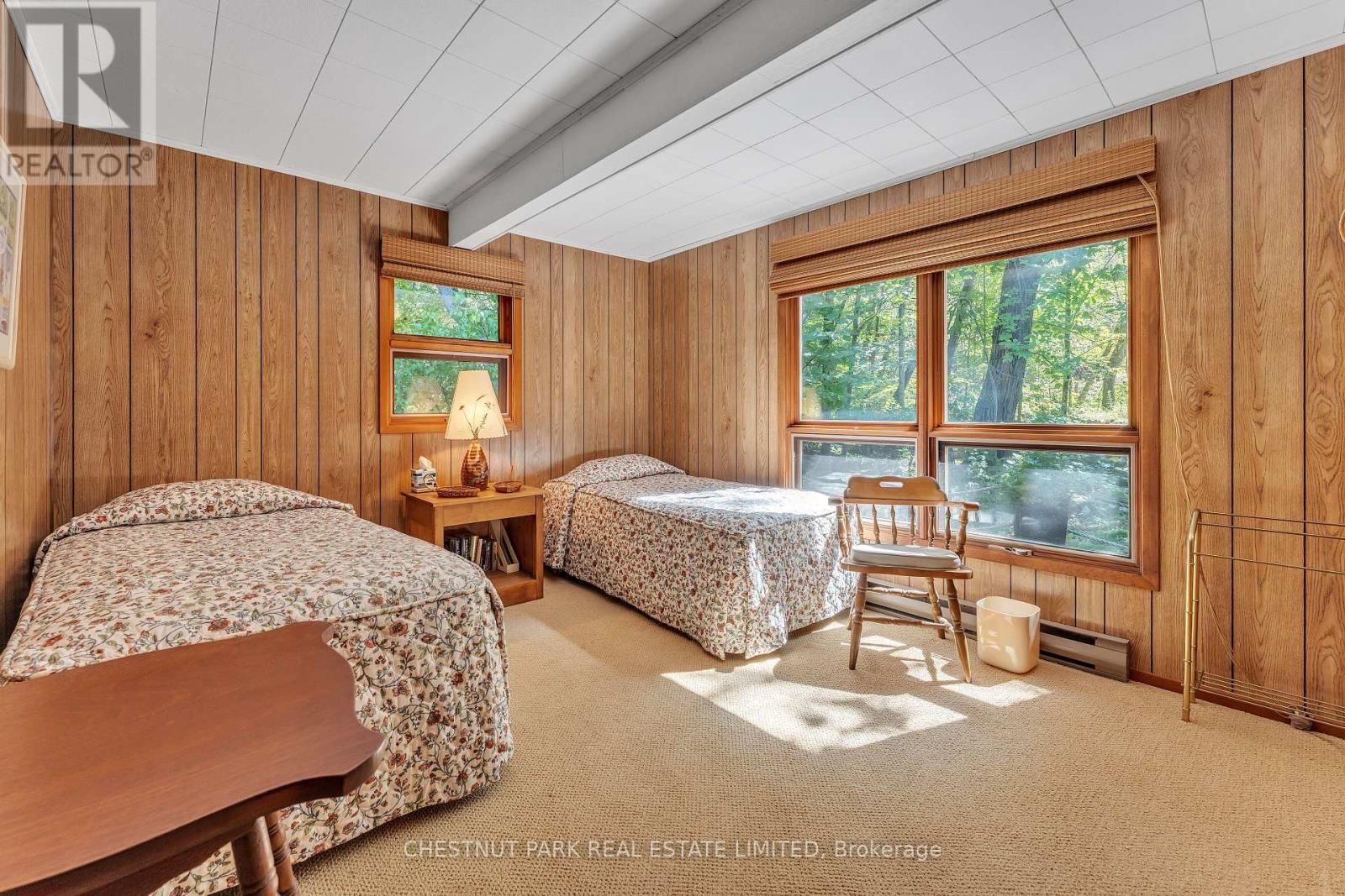 36 BOSTWICK ISLAND Image 21