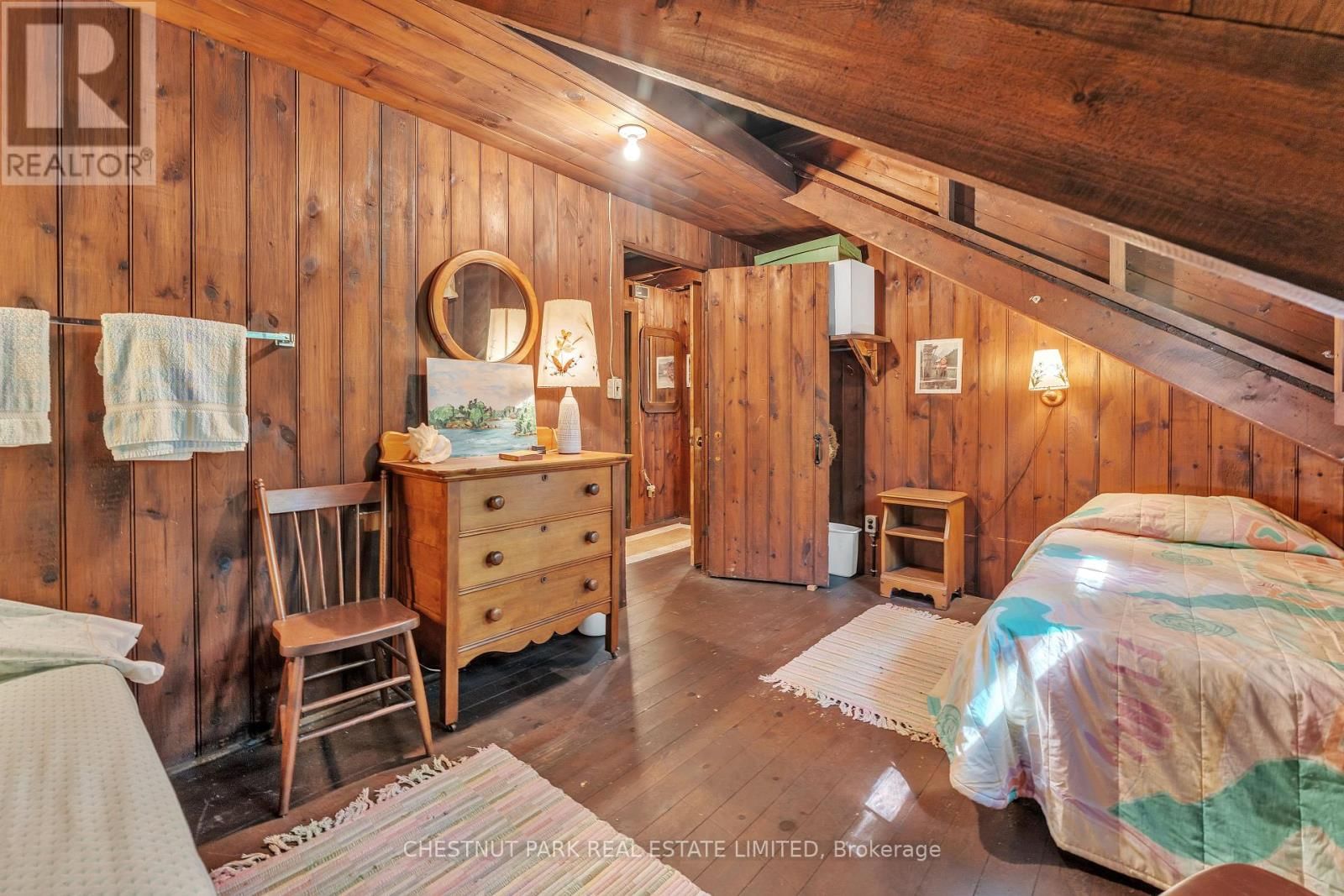 36 BOSTWICK ISLAND Image 25