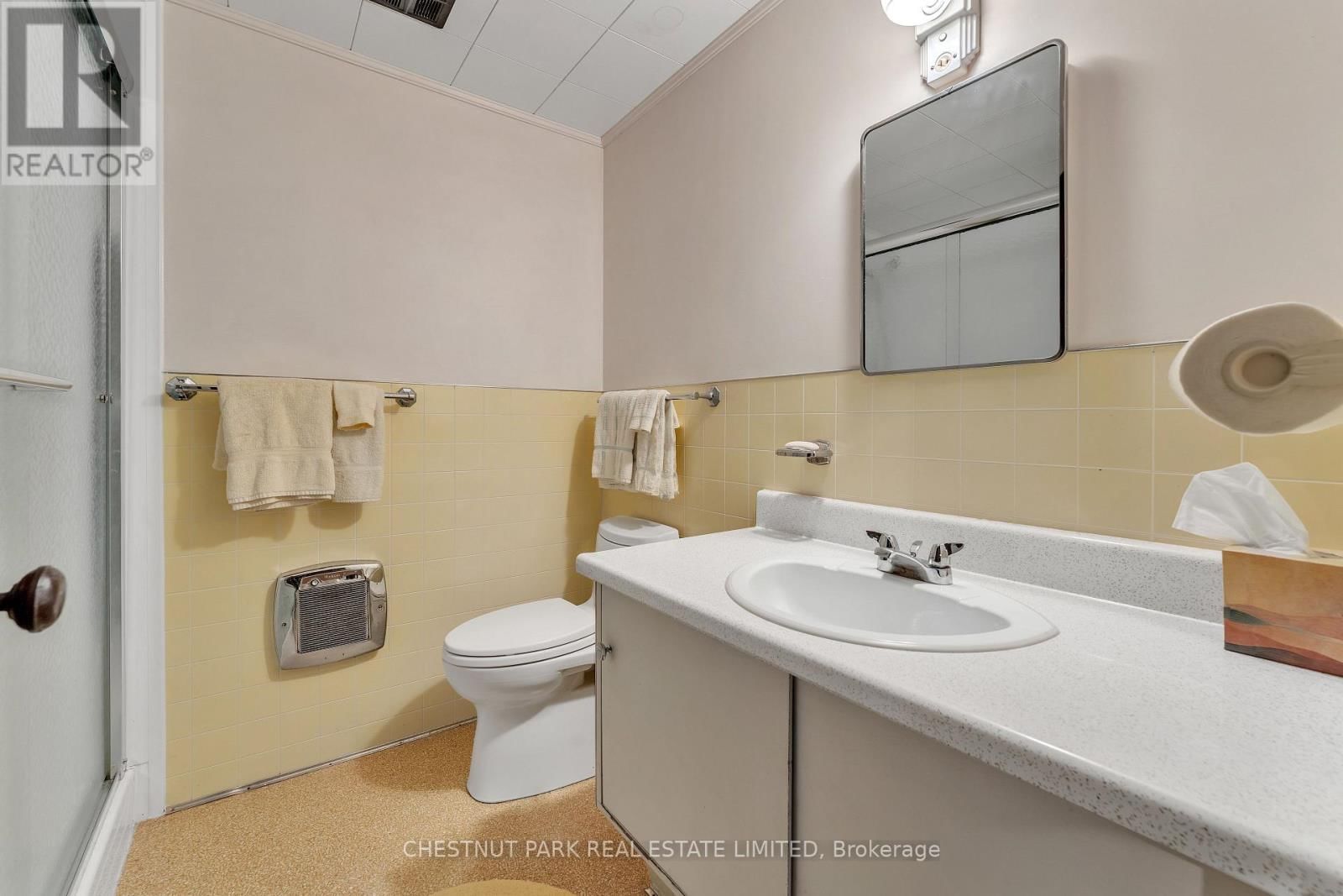 36 BOSTWICK ISLAND Image 31