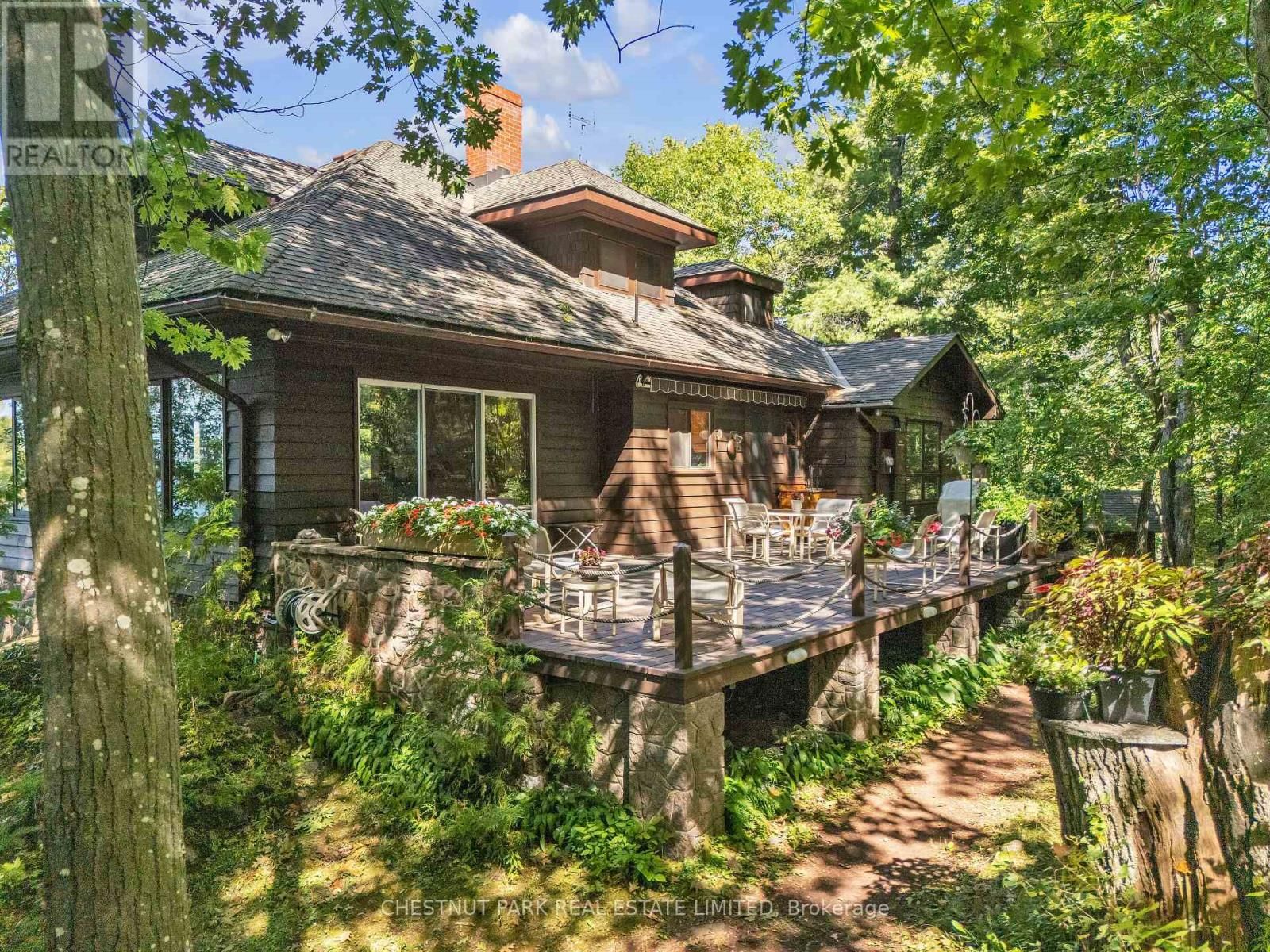 36 BOSTWICK ISLAND Image 38