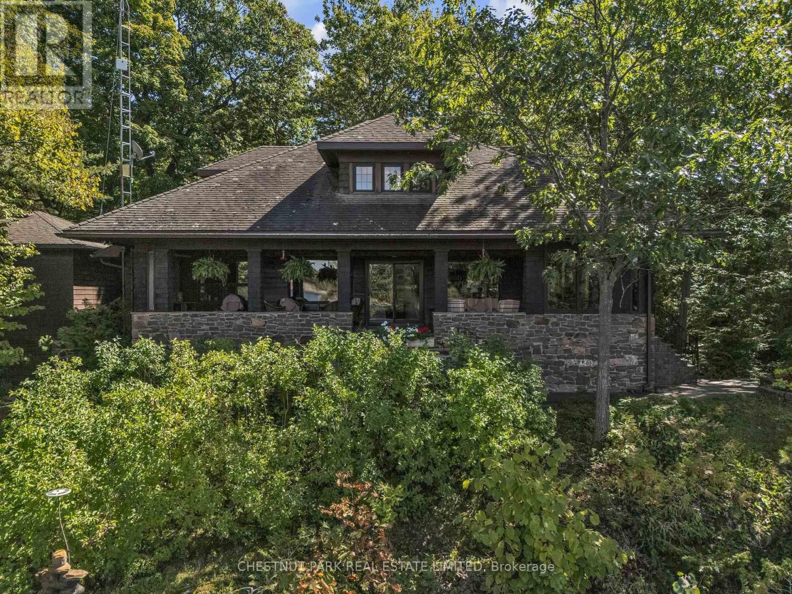 36 BOSTWICK ISLAND Image 4