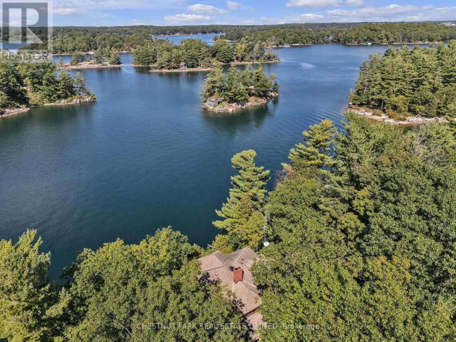 36 BOSTWICK ISLAND Image 47