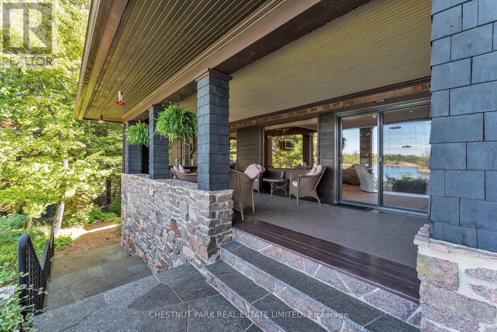 36 BOSTWICK ISLAND Image 5