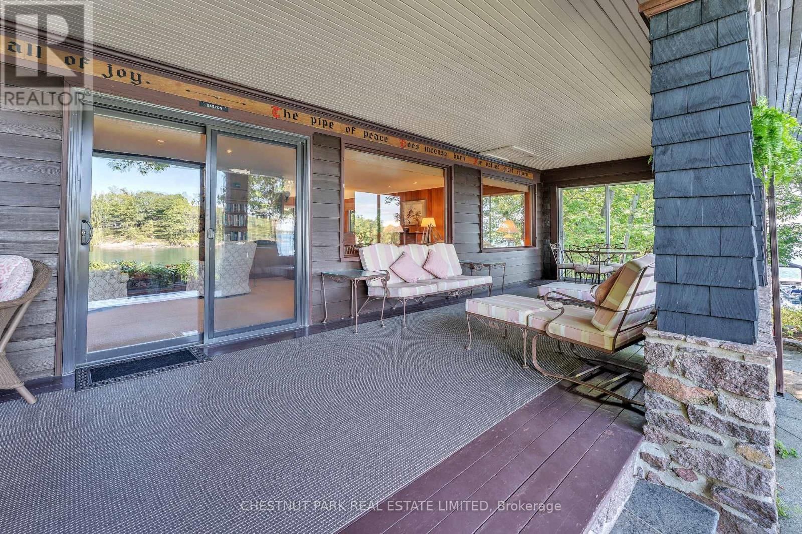 36 BOSTWICK ISLAND Image 6