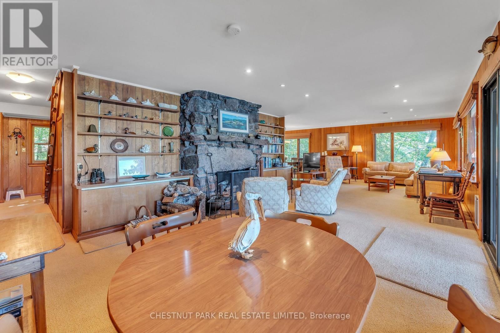 36 BOSTWICK ISLAND Image 9