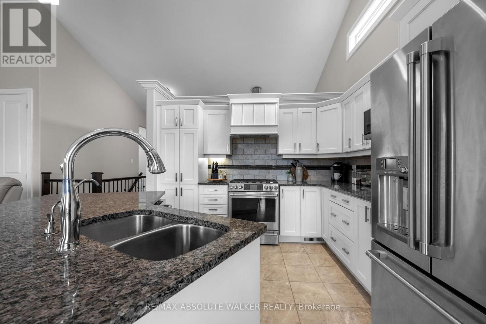 272 STERLING STREET Image 10