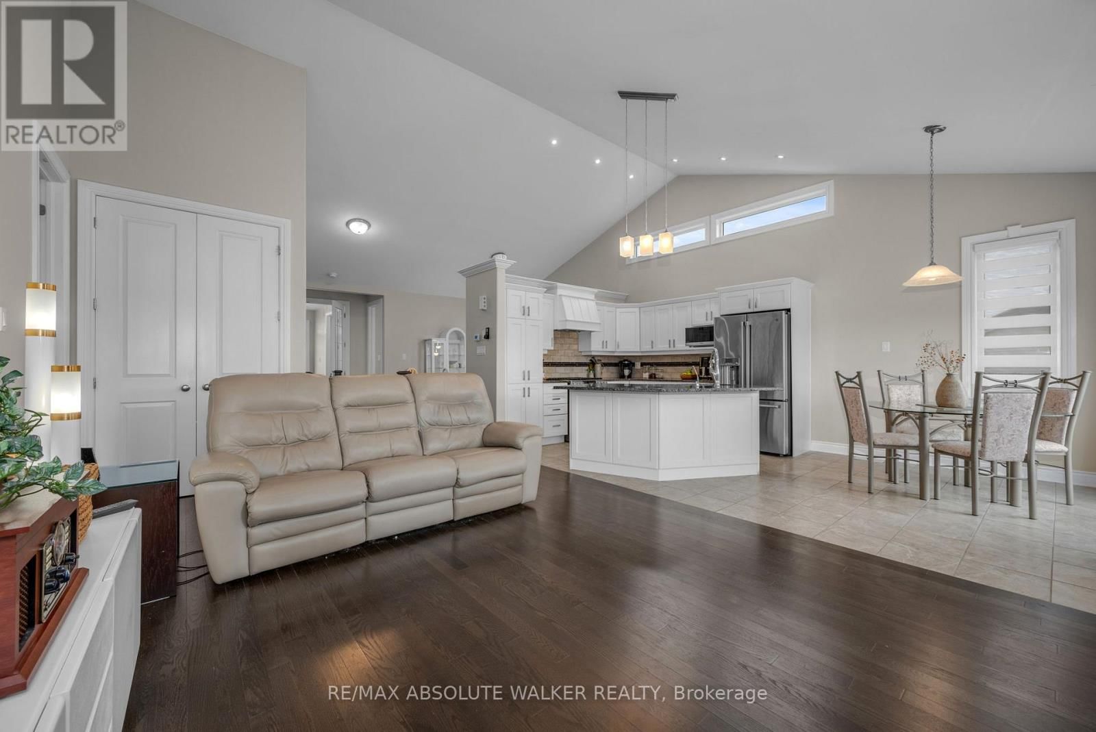 272 STERLING STREET Image 13