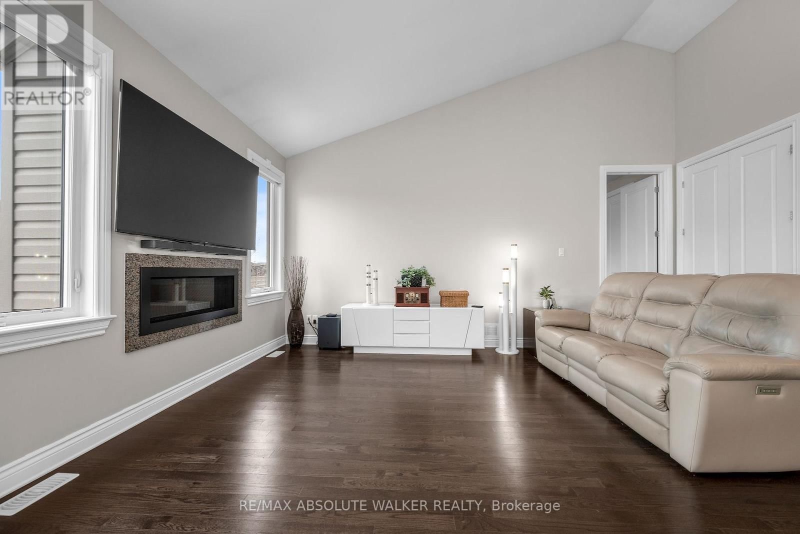 272 STERLING STREET Image 14