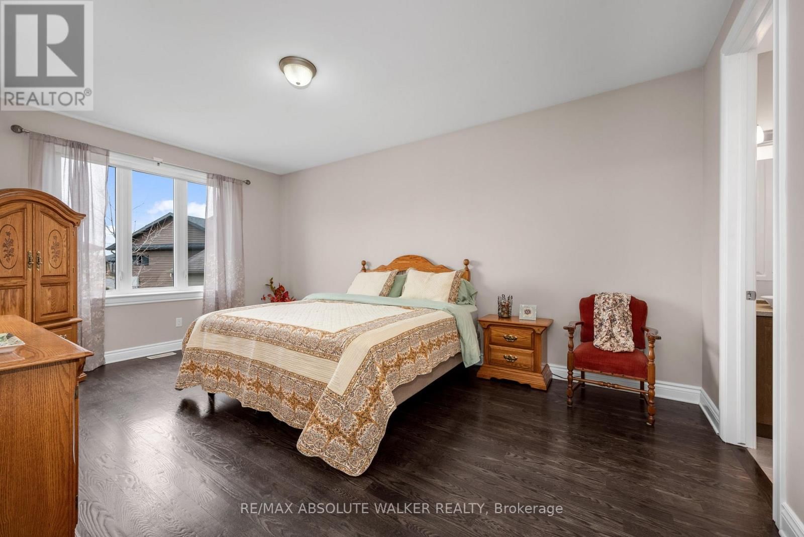 272 STERLING STREET Image 16