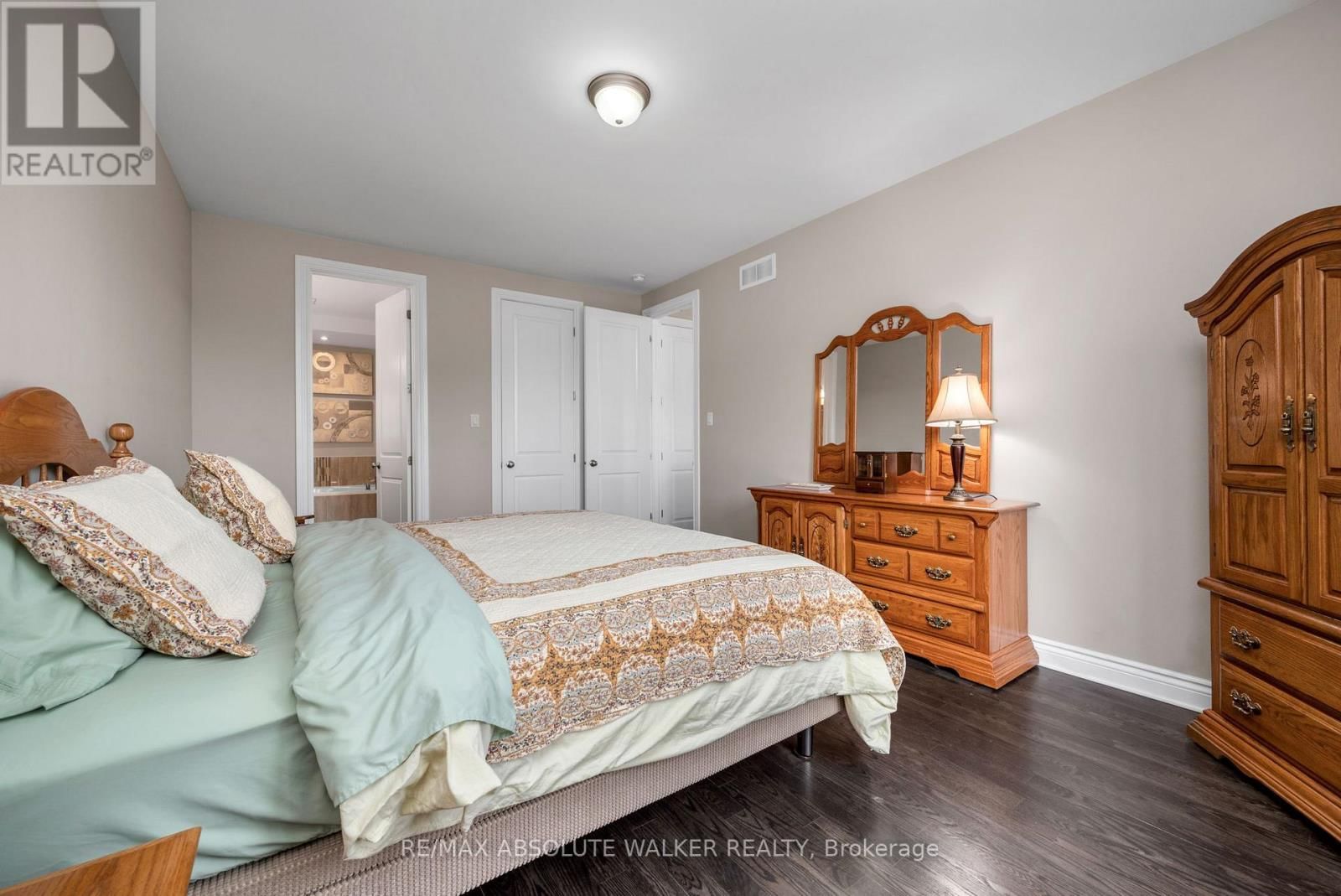 272 STERLING STREET Image 17