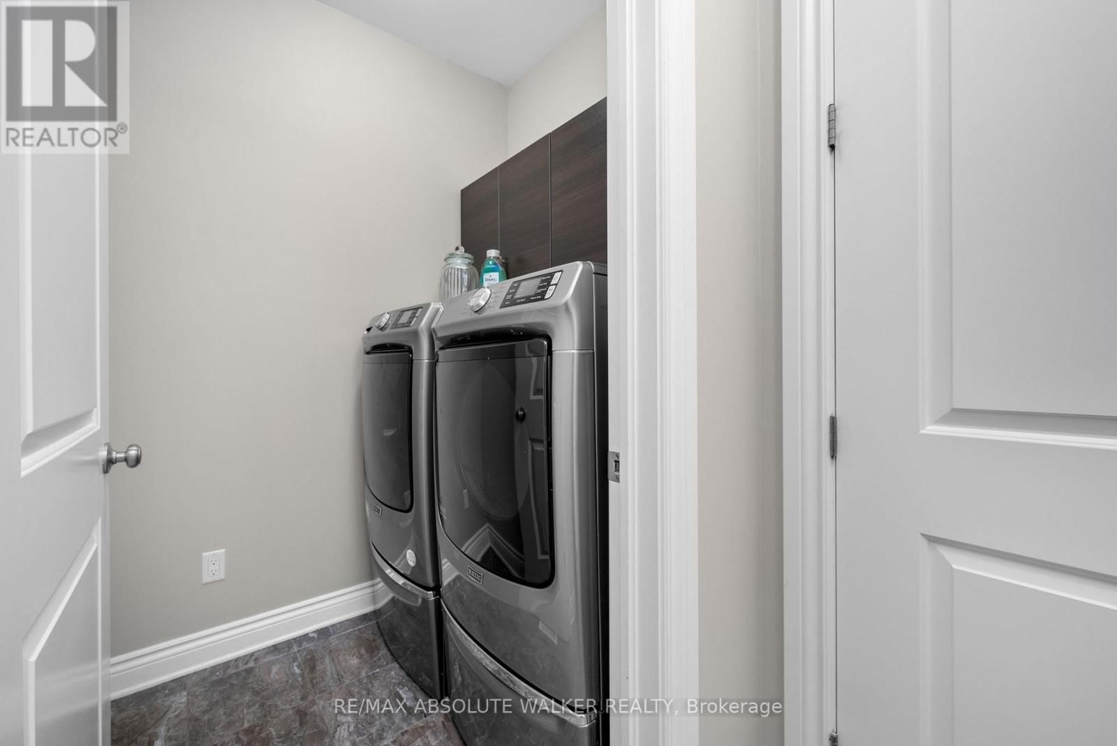 272 STERLING STREET Image 23