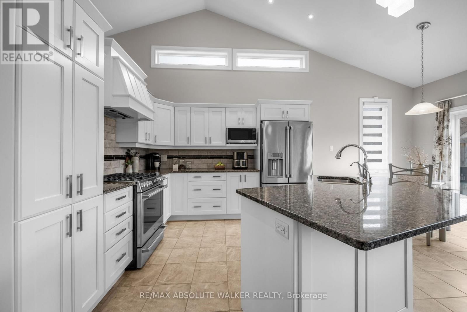 272 STERLING STREET Image 9