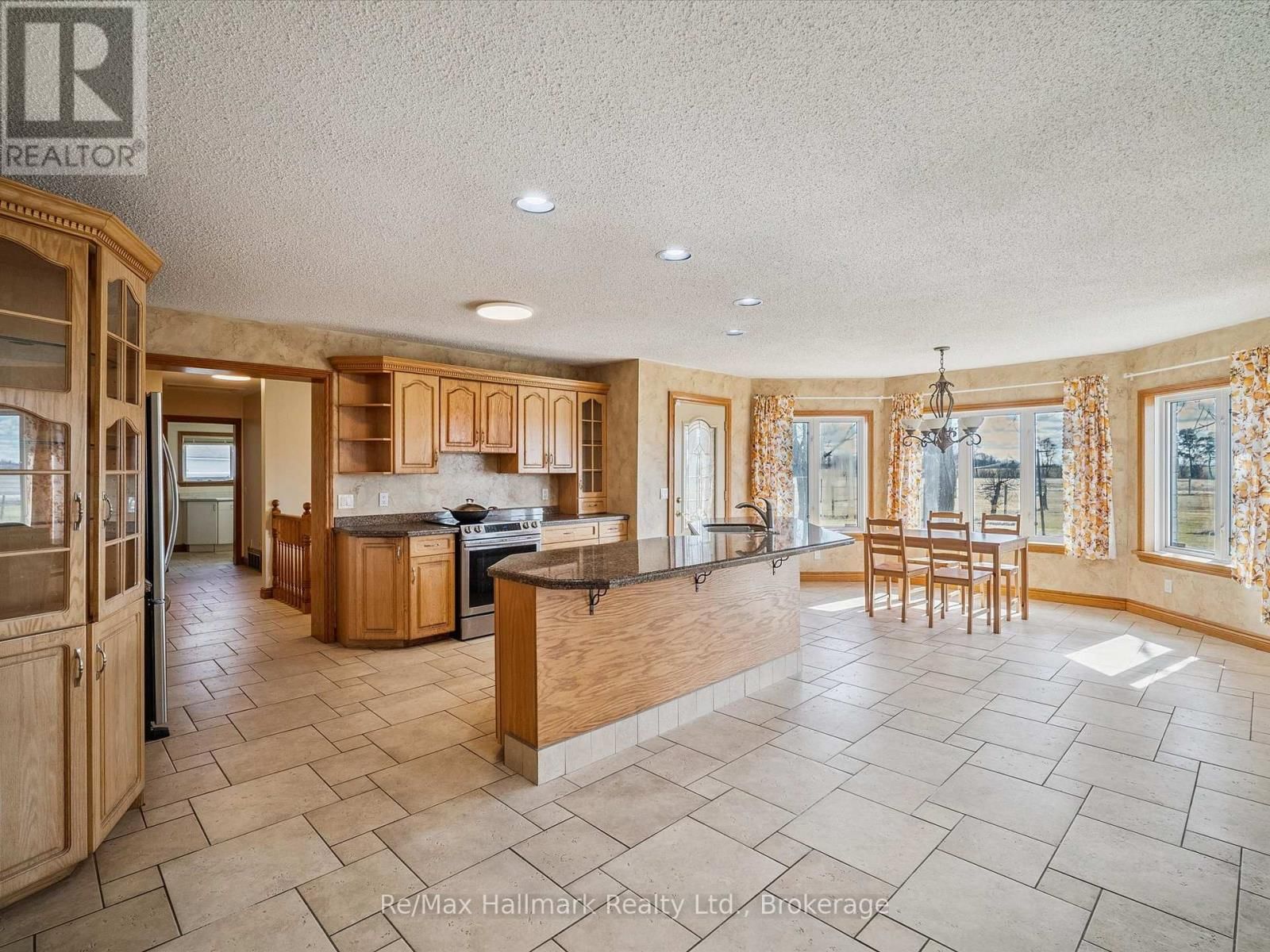 232 EIGHTH ROAD EAST Image 17