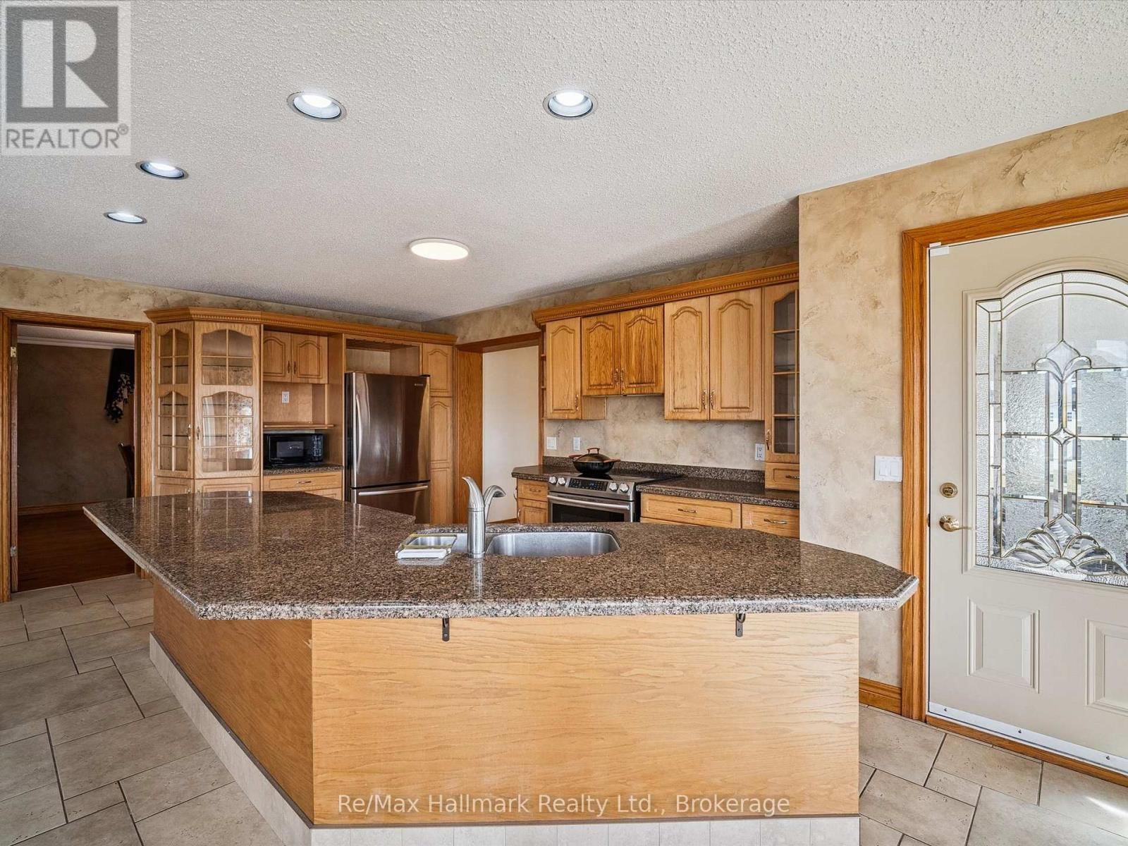 232 EIGHTH ROAD EAST Image 20