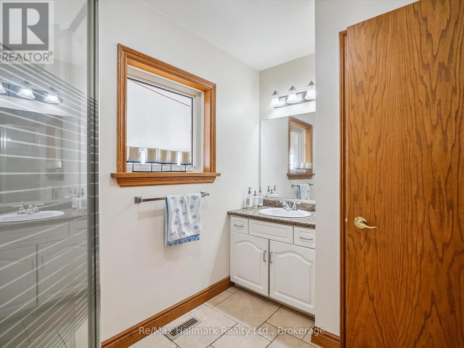 232 EIGHTH ROAD EAST Image 23