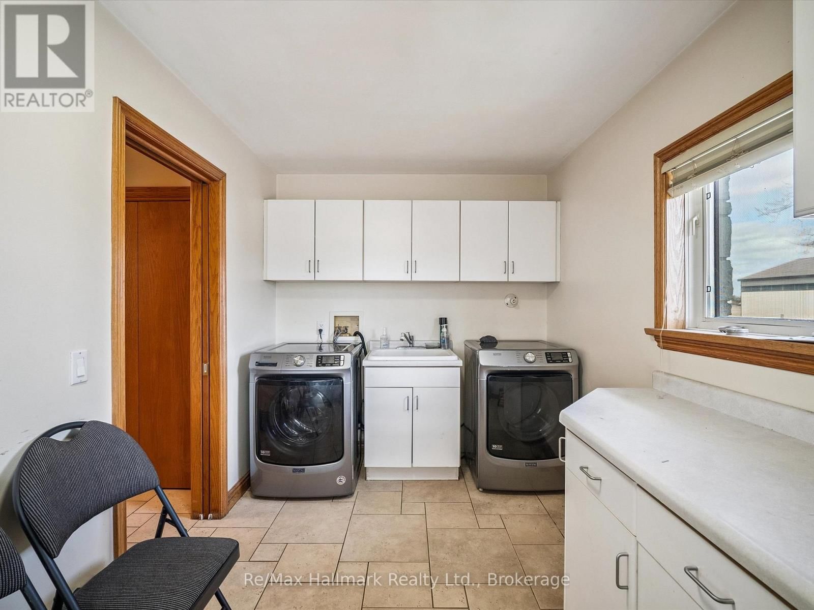 232 EIGHTH ROAD EAST Image 24