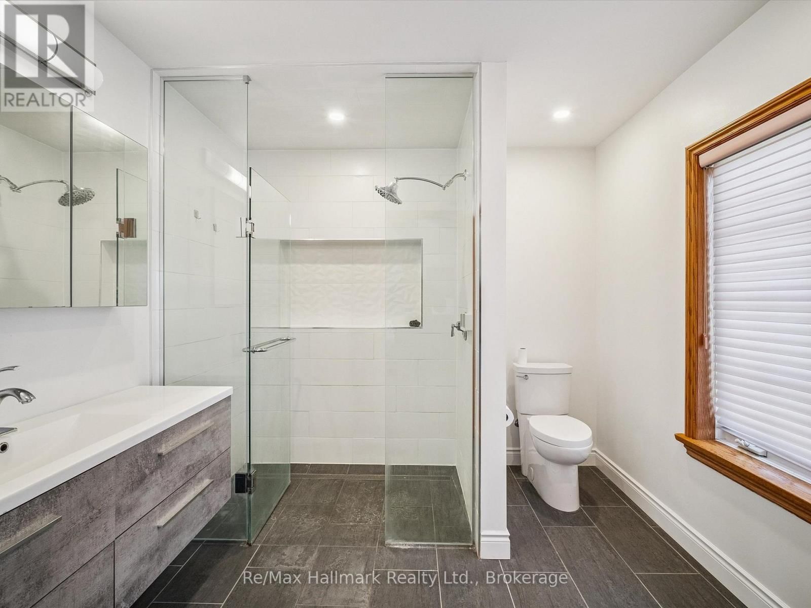 232 EIGHTH ROAD EAST Image 31