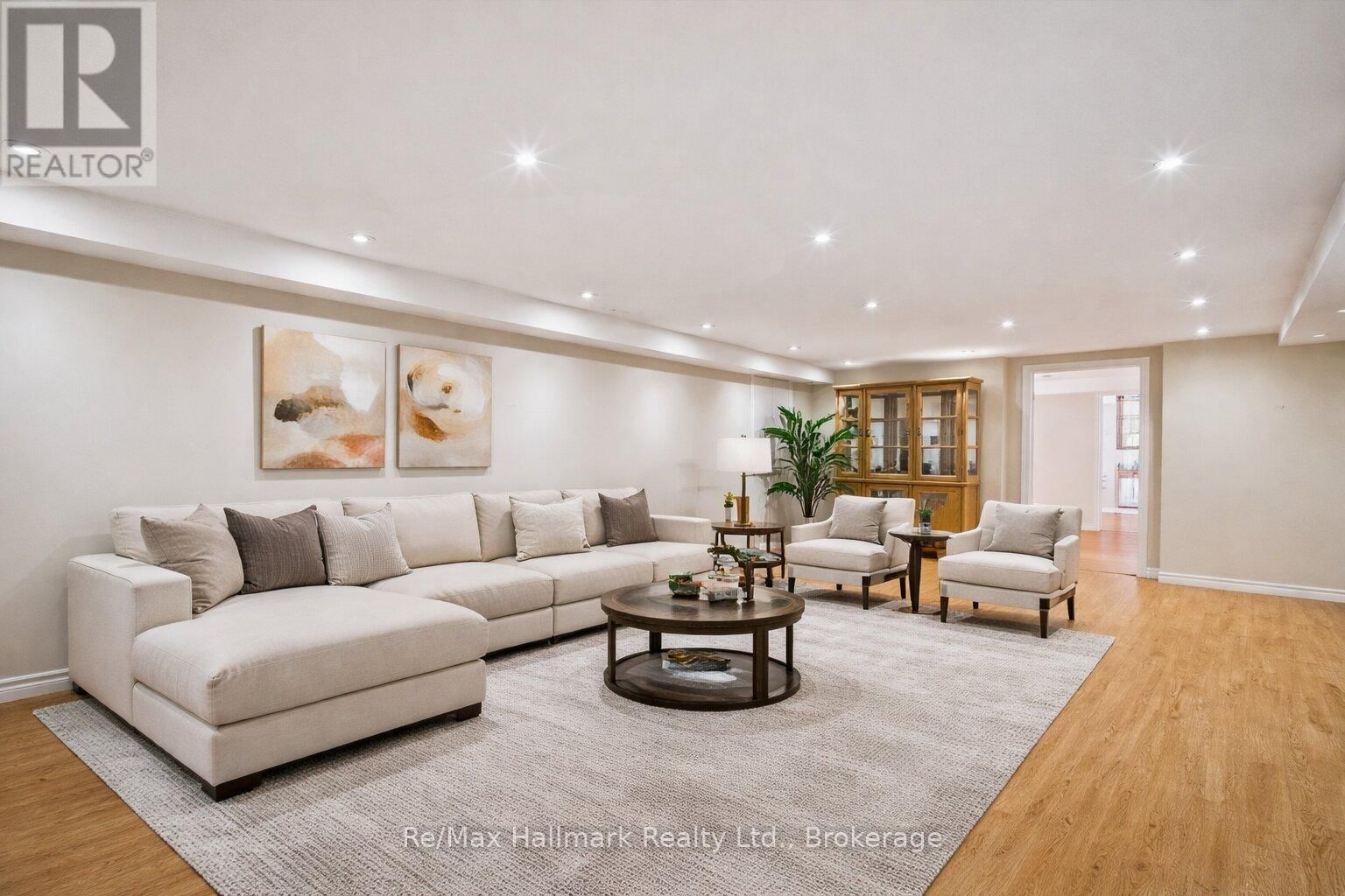 232 EIGHTH ROAD EAST Image 33