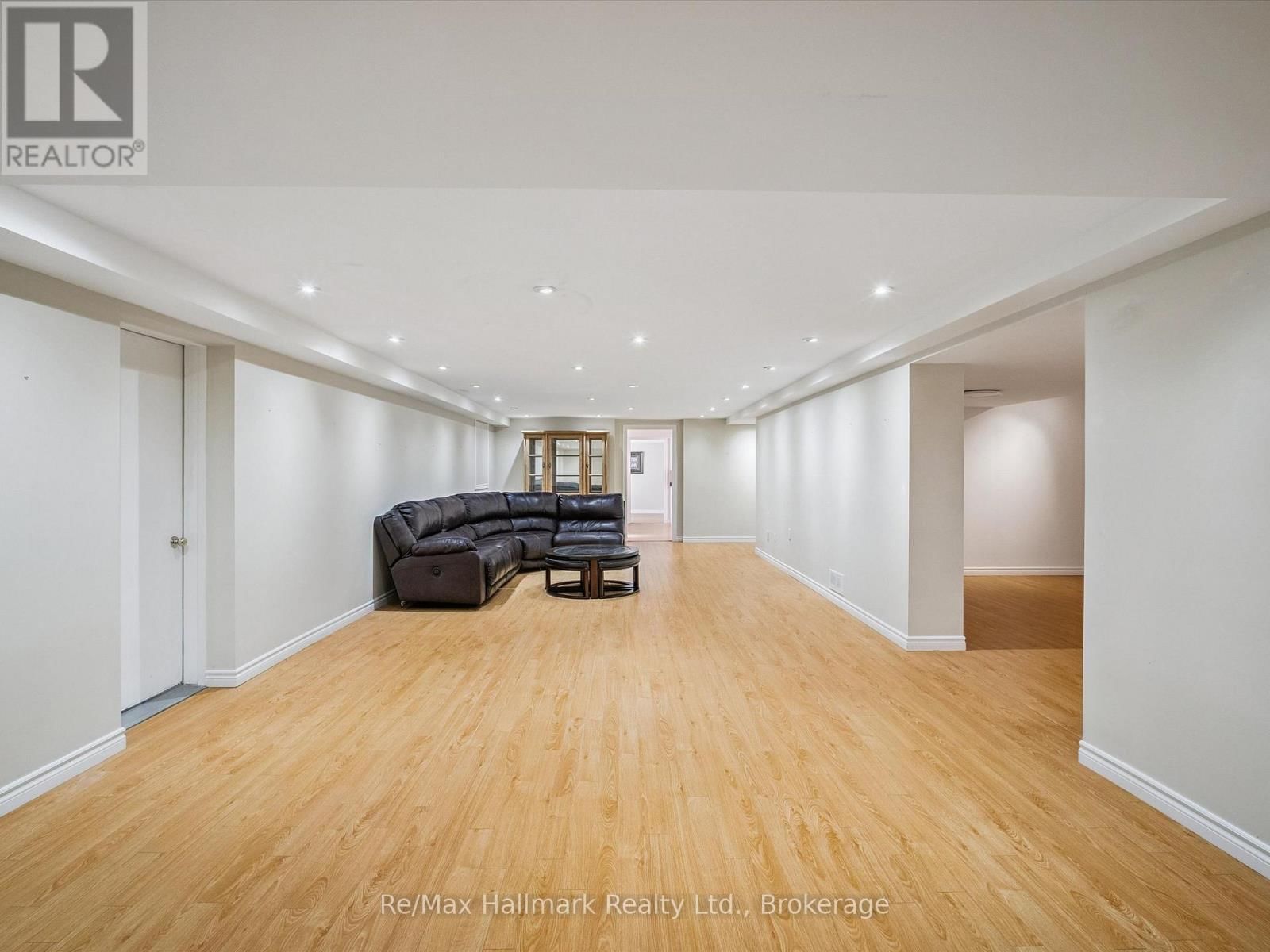 232 EIGHTH ROAD EAST Image 34