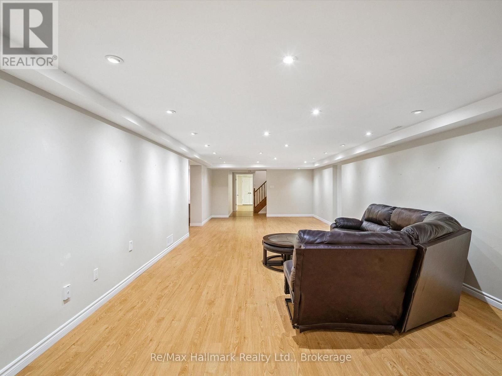 232 EIGHTH ROAD EAST Image 36