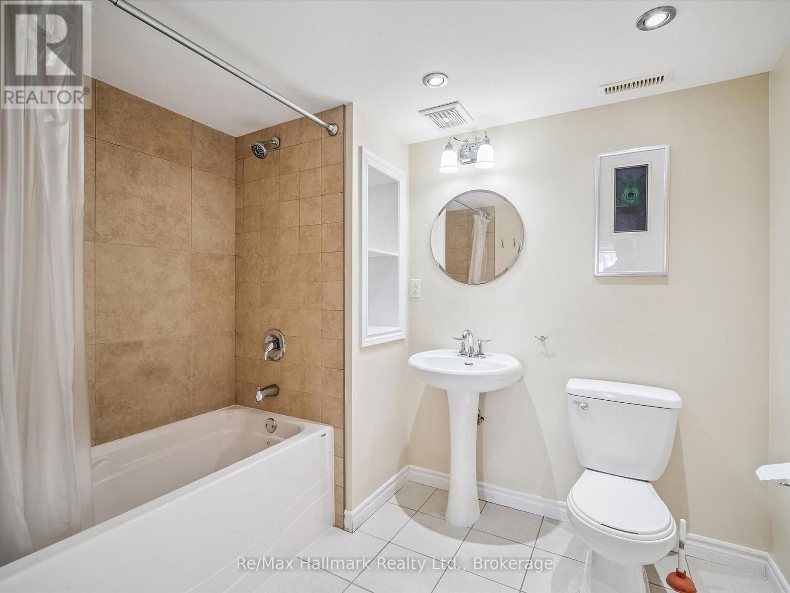 232 EIGHTH ROAD EAST Image 40