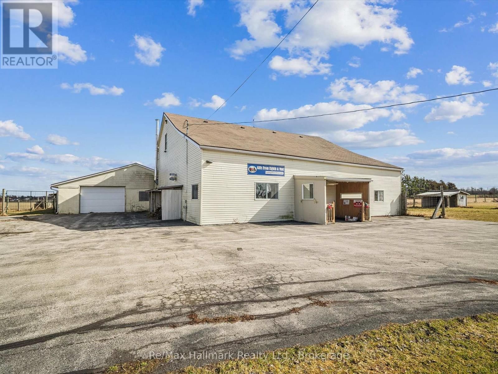 232 EIGHTH ROAD EAST Image 44